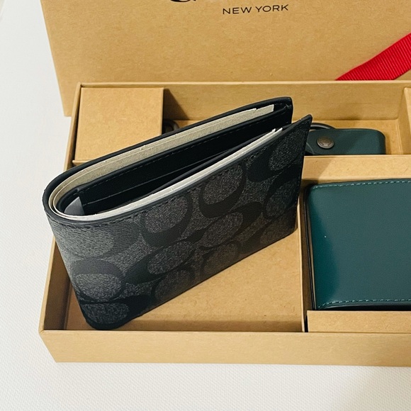NWT Coach Boxed 3 in 1 Wallet Gift Set in Colorblock Signature Canvas - Picture 3 of 8